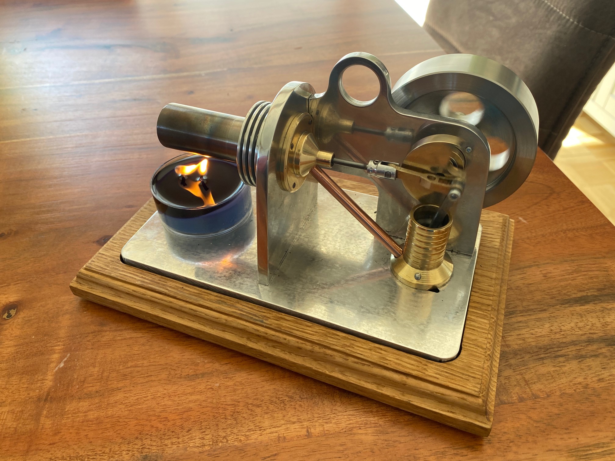 Stirlingmotor von Roman de Martin